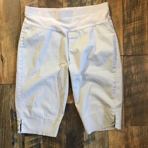 Motherhood Maternity Khaki Bermuda Shorts With Pockets Size Small  high rise